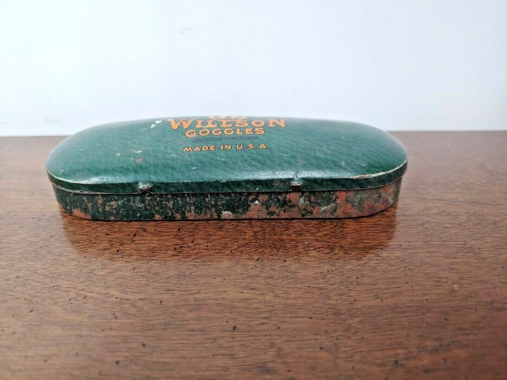 FANTASTIC VINTAGE WILLSON GOGGLES GREEN TIN CASE - EMPTY