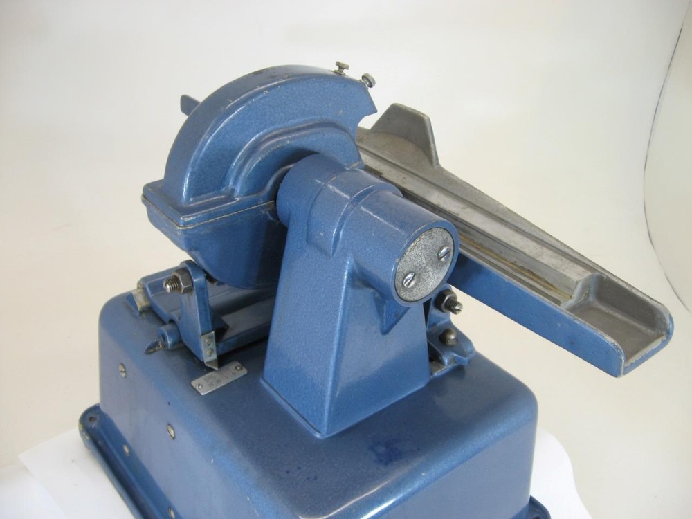 Berkeley Beckman Model 6000 Precision Sharpening Machine 120vac 5/8" Arbor