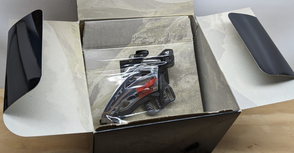 Shimano Deore XT FD-M8020-E 2x11 E-Type, Side-Swing, Front-Pull Front Derailleur