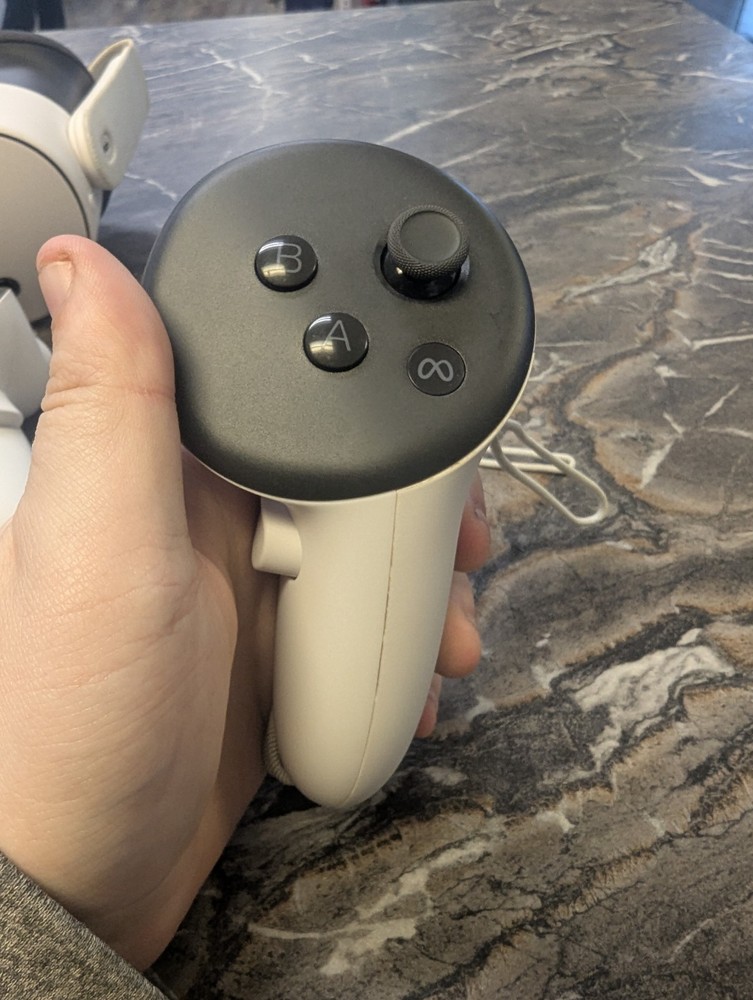 Meta Oculus Quest 3S - 128GB VR Headset with Controllers