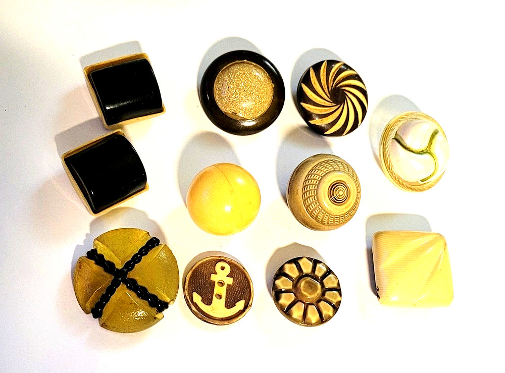 Vintage Assorted Plastic Buttons Largest with Metal X Pattern is  1 3/8th"