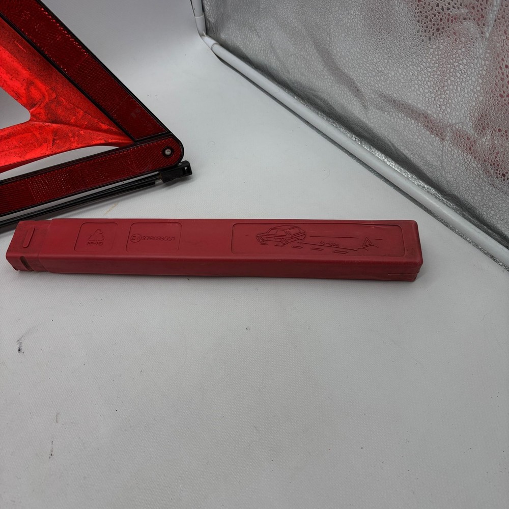 GENERIC EMERGENCY TRIANGLE