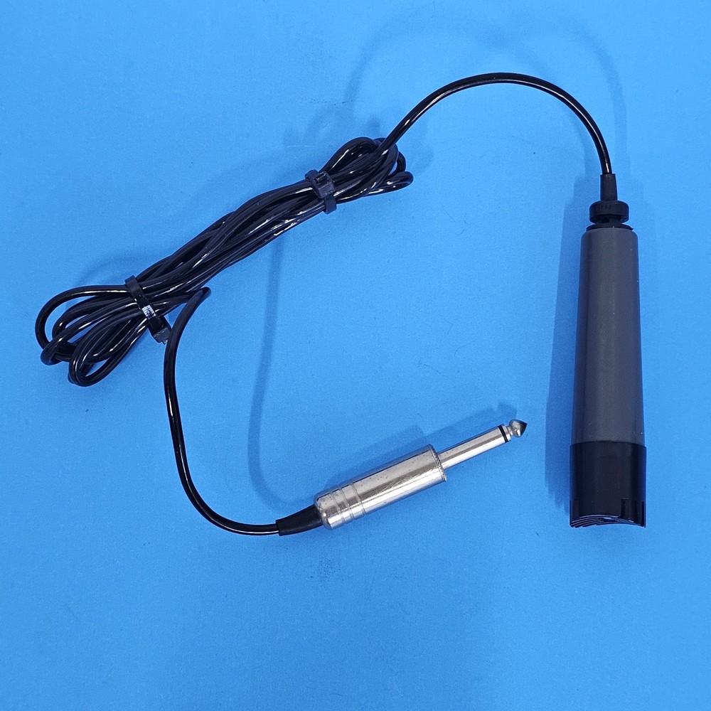 VINTAGE ROBERTS DYNAMIC MICROPHONE