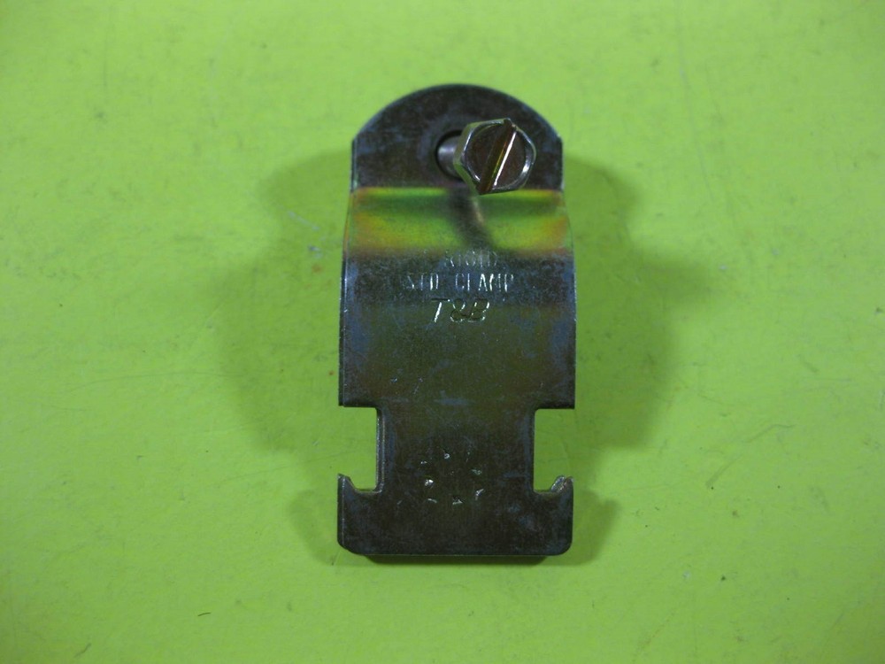 Thomas and Betts TxB STD Rigid Conduit Clamp 1" New