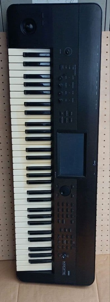 KORG KROME 61 Keys Synthesizer Used