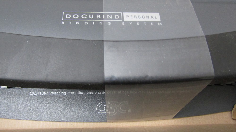 GBC Docubind Personal Presentation Binding System Machine CombBIND #7704100
