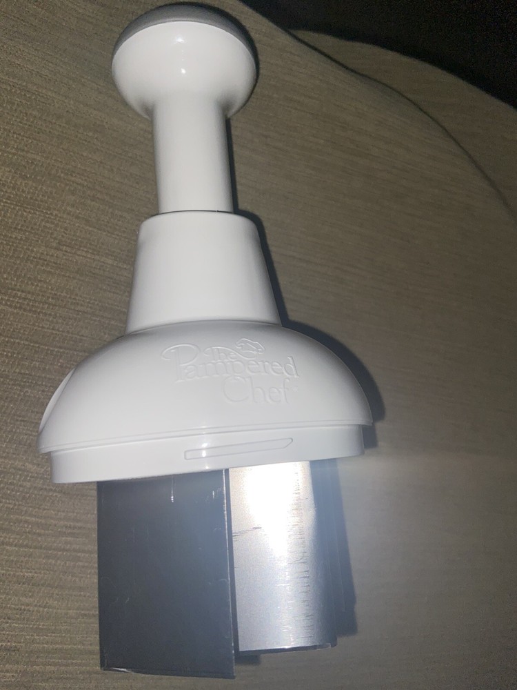 The Pampered Chef Food Chopper