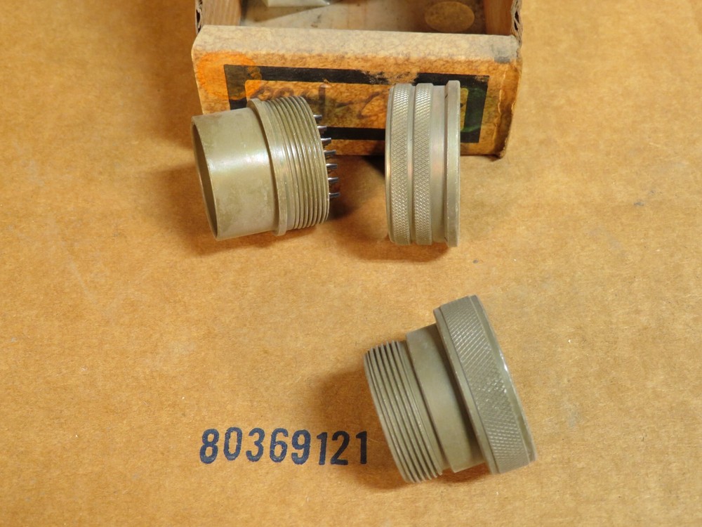 AMP Amphenol MS3106A-28-21P