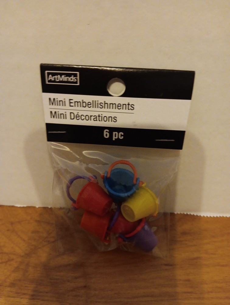 (4) Mini Art Minds Embellishments Beach Theme