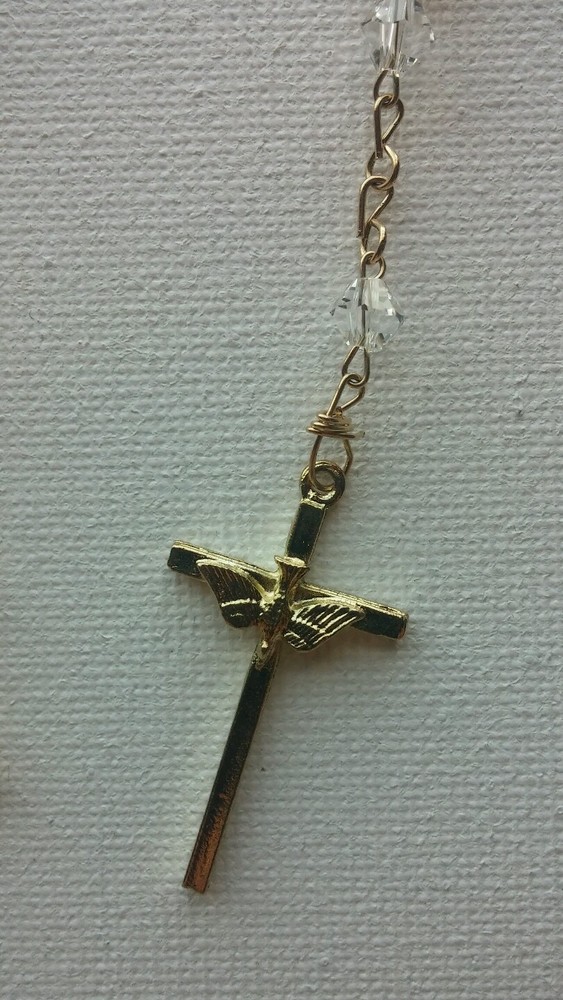 BEAUTIFUL HANDMADE ROSARY WITH CRYSTAL BEADS.