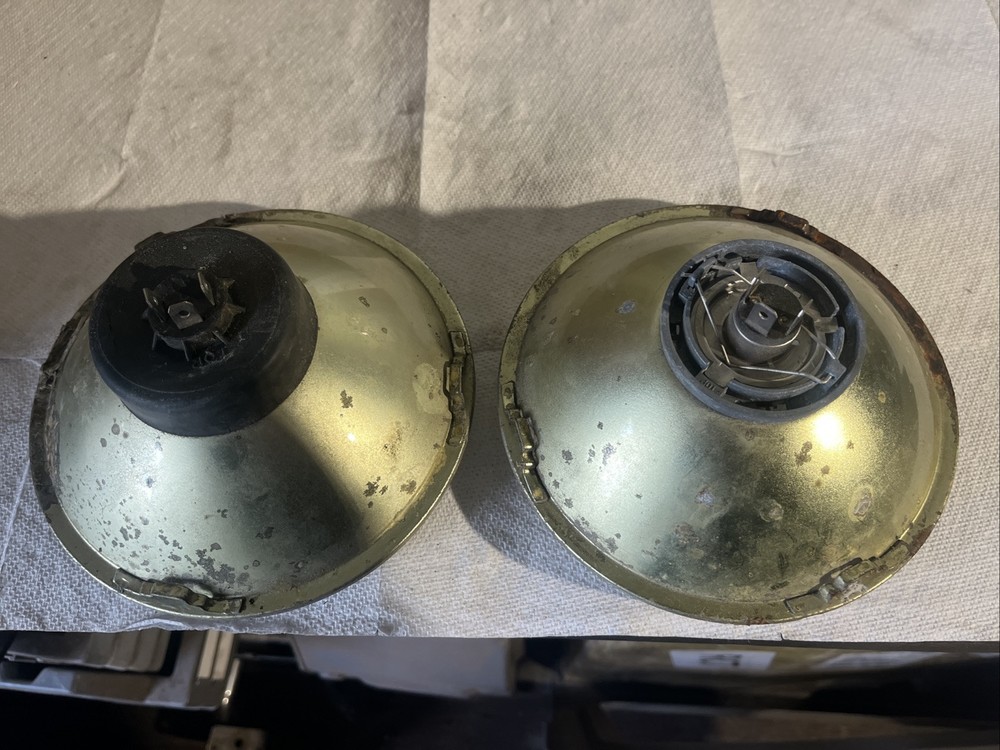 Peterbilt 359 Single Halogen Headlight Bulbs Used pair Maxtel