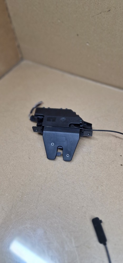 BMW 1 3 5 Series E60 E81 E87 E90 E92 Trunk Lid Lock 7840617