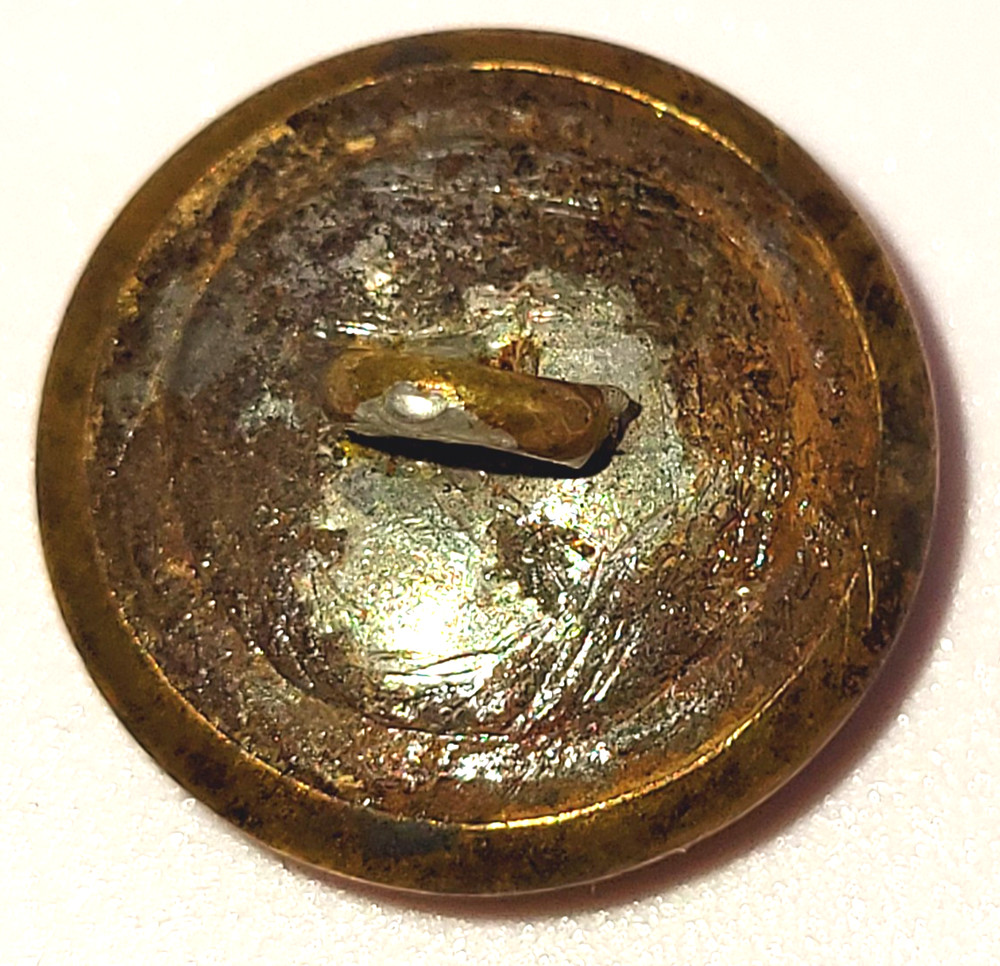 Antique US Army General Service Uniform Button No Mark
