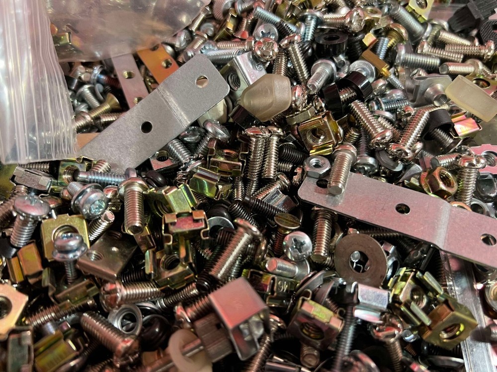 40 LB Rack Mount Screws and Cage Nuts for Rack Mount Server Cabinet