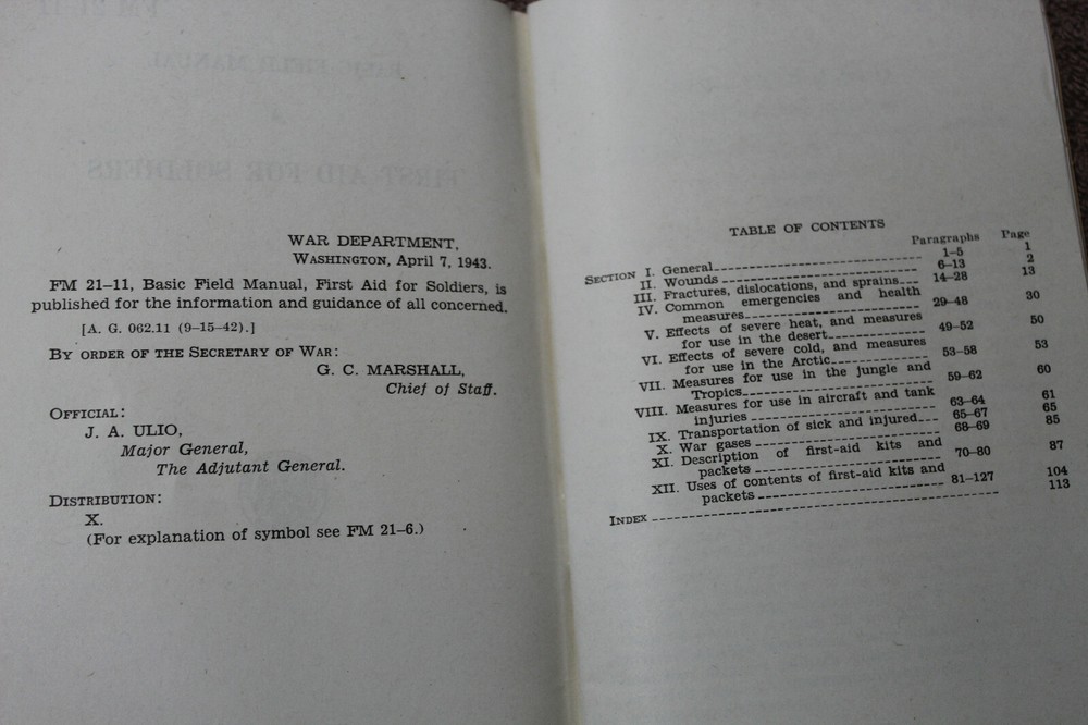 Original WW2 U.S. War Department First Aid for Soldiers Basic Field Booklet,1943