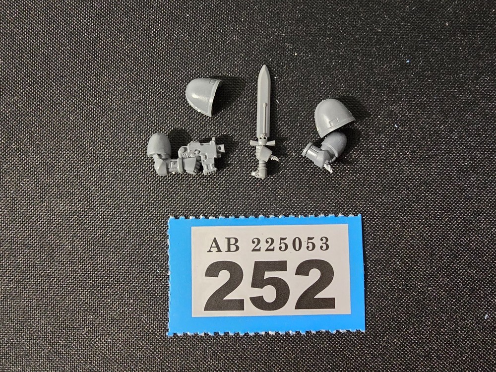 Games Workshop Warhammer 40k Bits Space Marines Sergeant Upgrade Parts