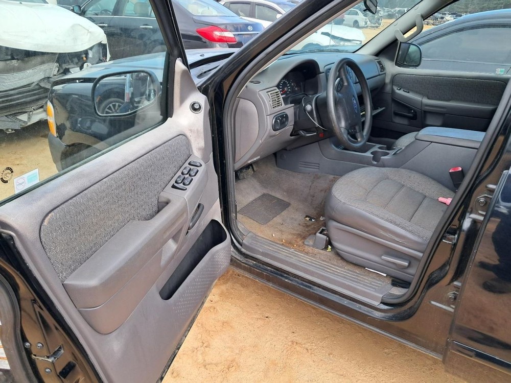 EXPLORER 2003 Glove Box 4838550