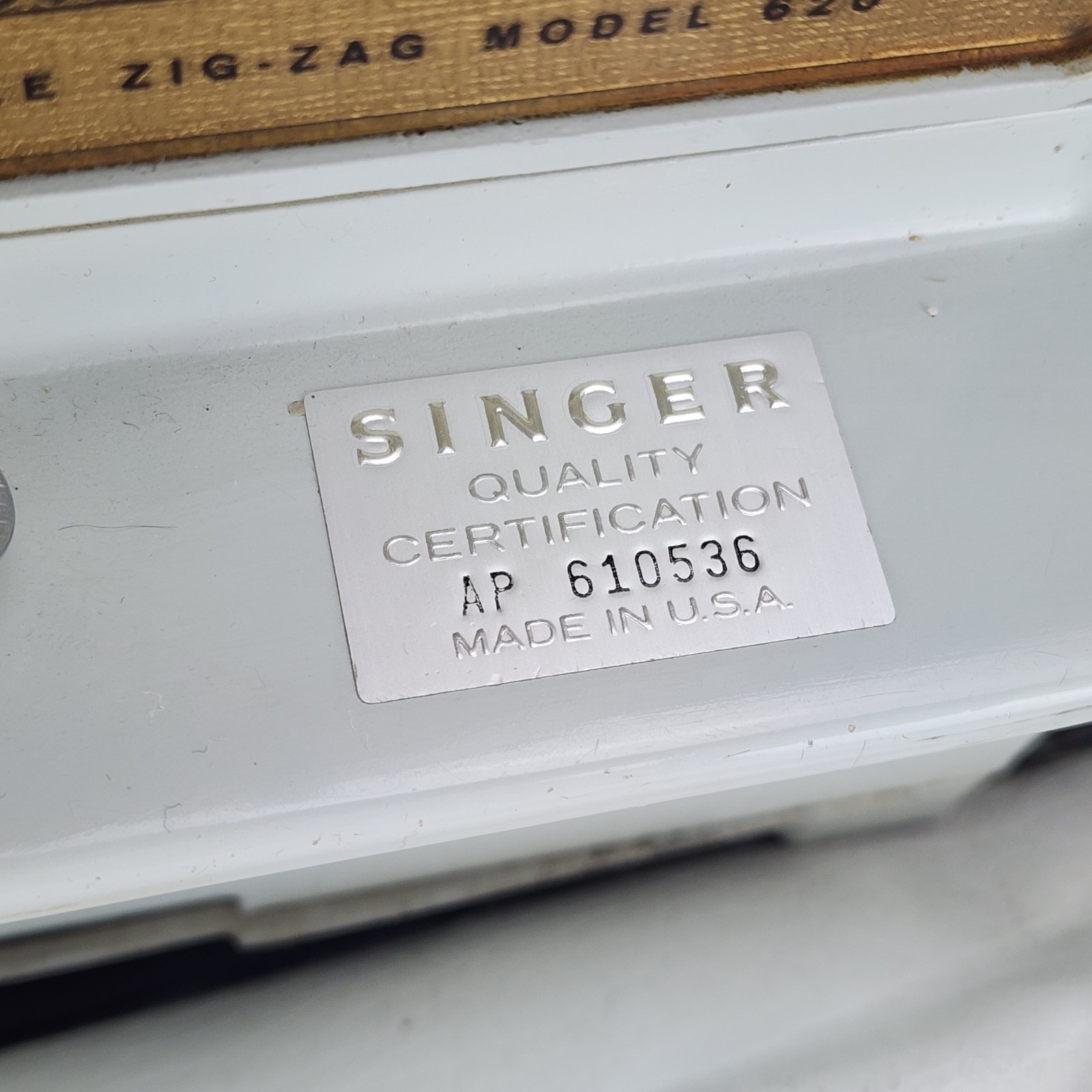 Singer 620 GOLDEN TOUCH SEW Deluxe Zig Zag Sewing Machine w/ Pedal & Case WORKS