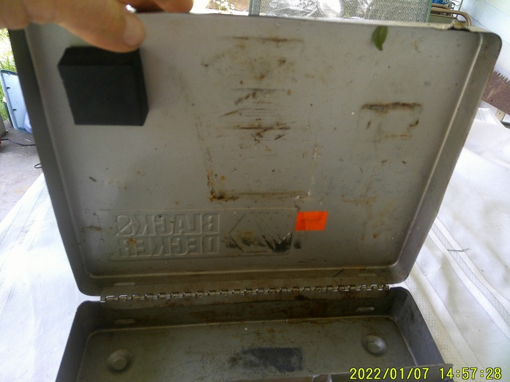 VINTAGE METAL BLACK & DECKER EMPTY CARRY CASE