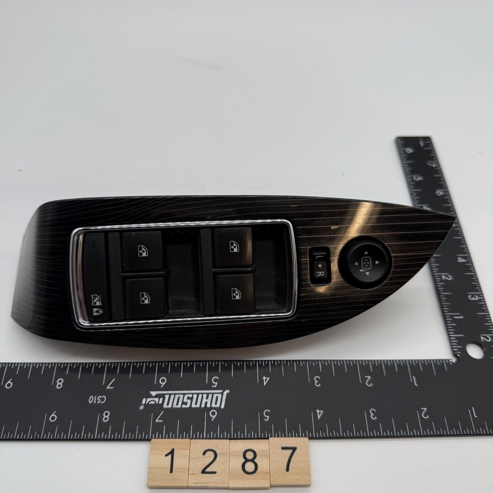 GM 23466791 Front Left Driver Side Master Power Window Switch Door Control