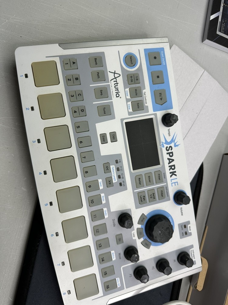 Arturia SPARK LE Sequencer Hybrid Drum Rhythm Machine Drum machine
