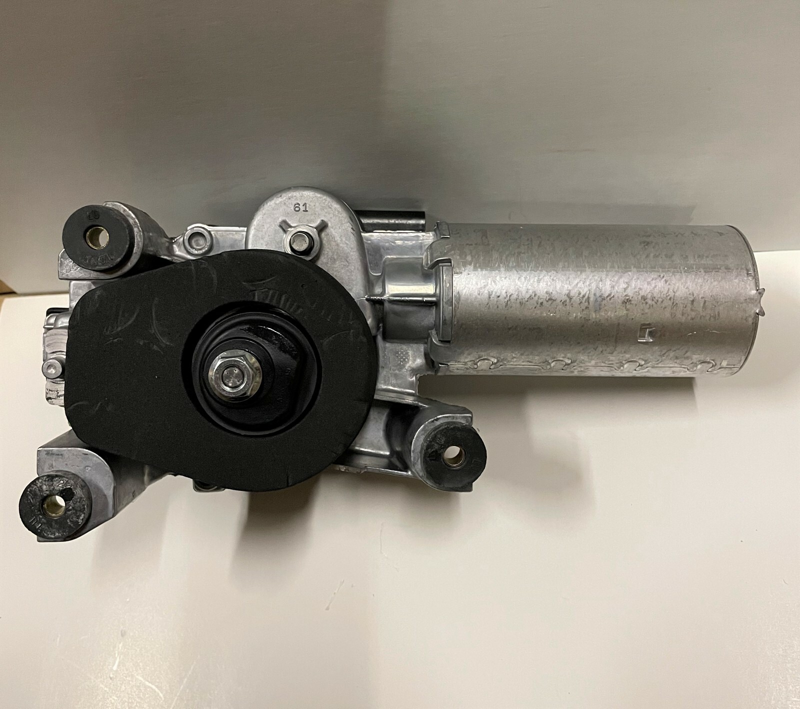 OEM Windshield Wiper Motor #22110871