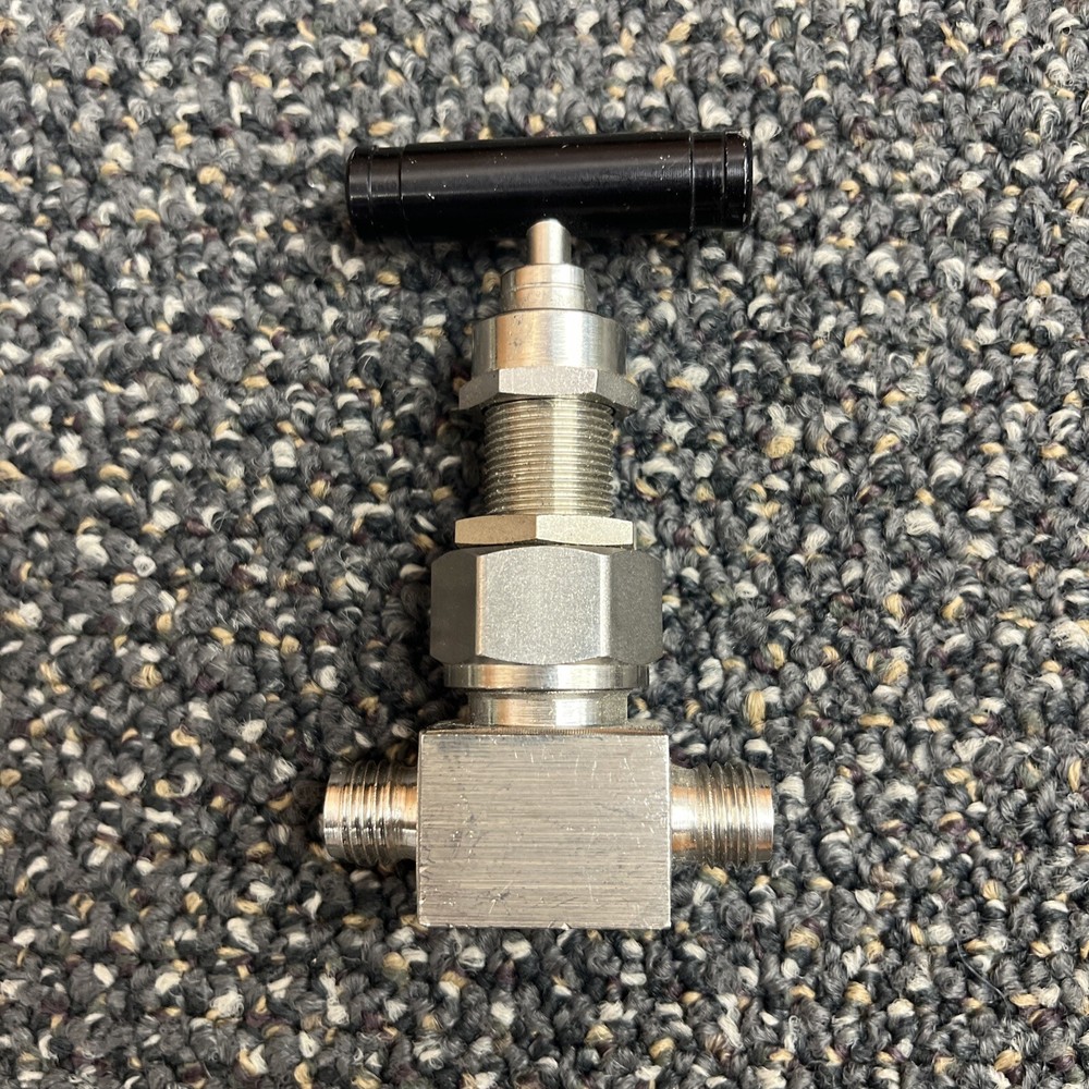 Swagelok SS-3NBS4-G Needle Valve