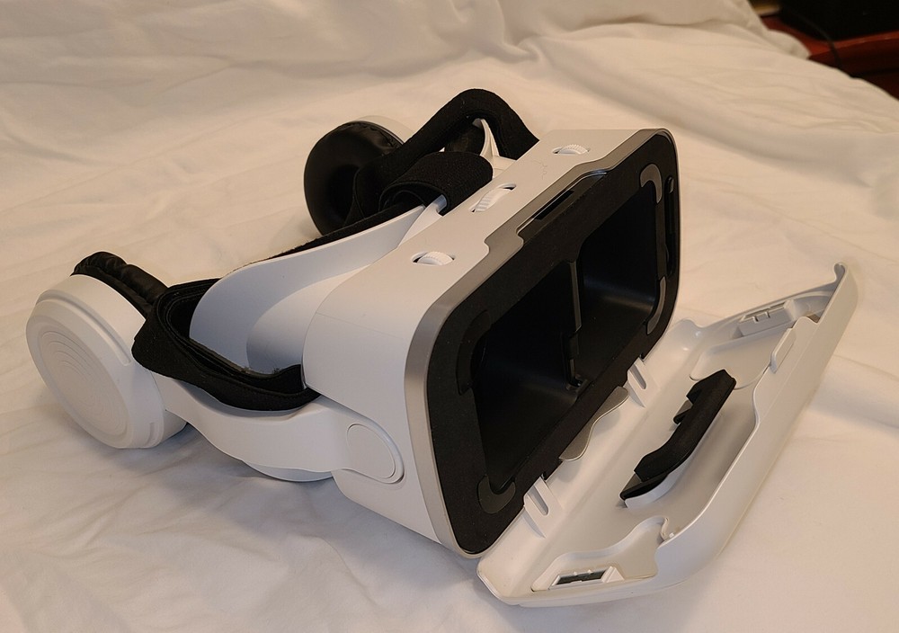 Virtual Reality Glasses