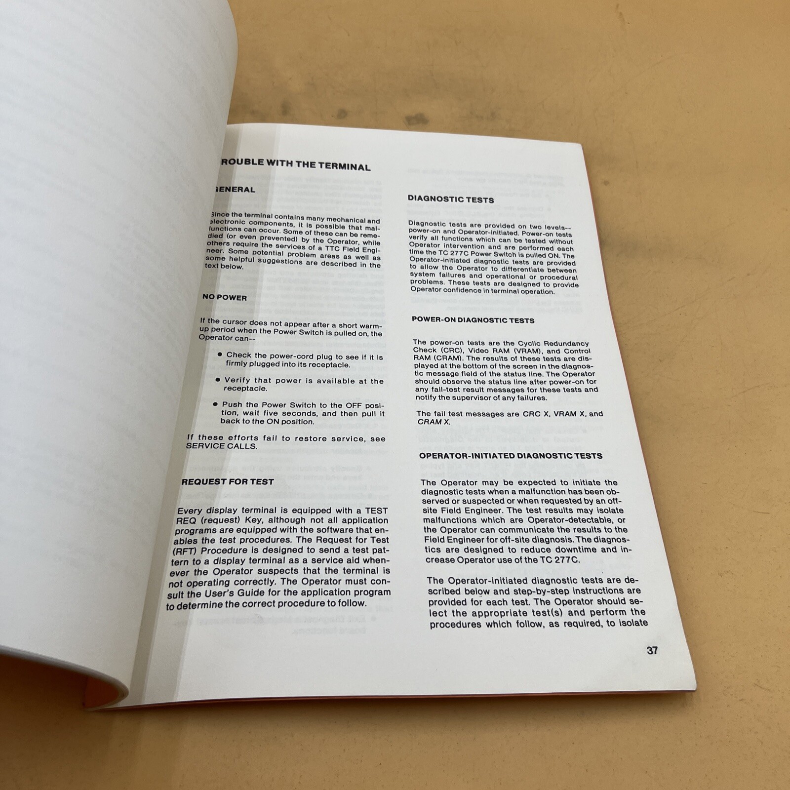 Telex Terminal Communications TC 277C Keyboard Display Terminal Operators Manual