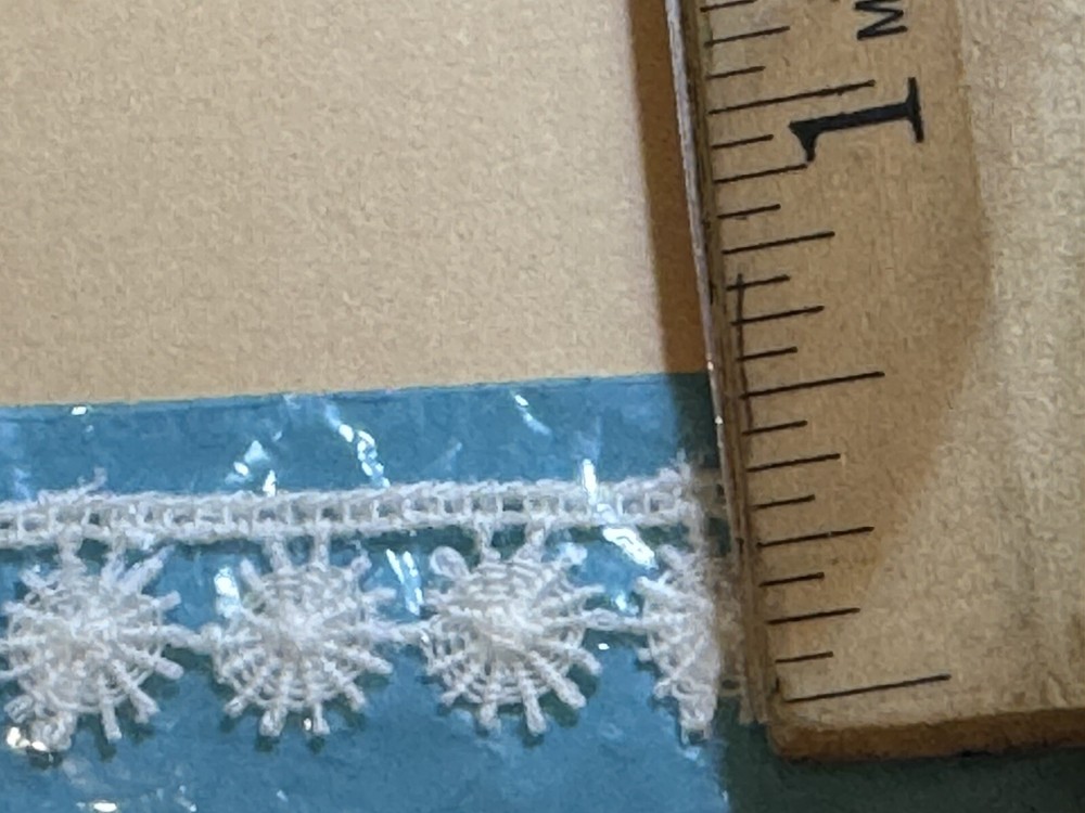 Sewing Applique White Tiny Flower Spiderweb Pattern 36" x 1/2"