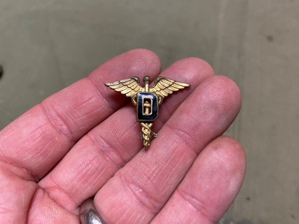 ORIGINAL WWII US ARMY MEDICAL DENTIST OFFICER JACKET SHIRT COLLAR RANK INSIGNIA