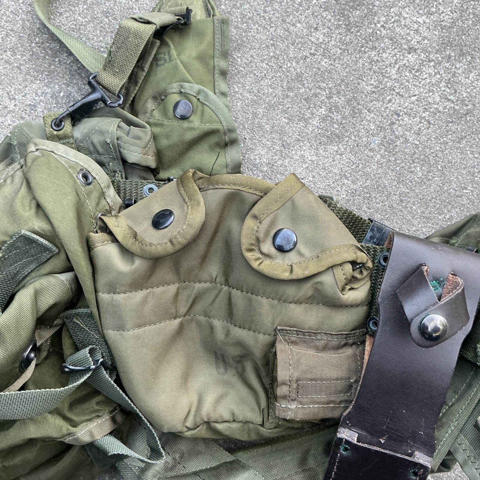 Us Army Gear Belt With Pouches