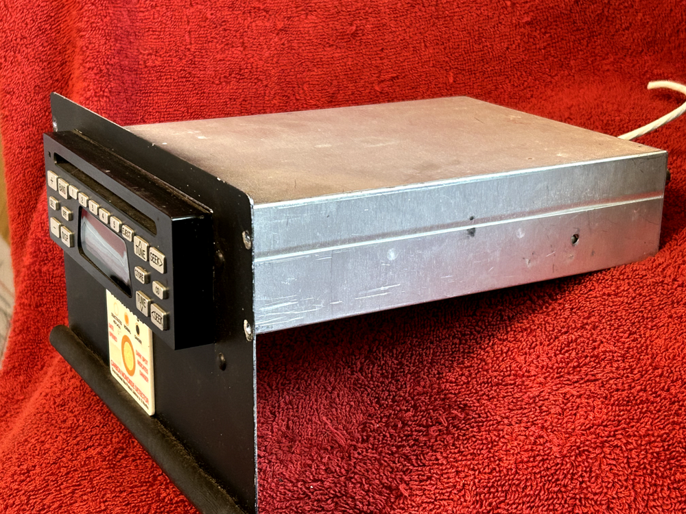 AIRCRAFT CD PLAYER IN MOUNTING PANEL WITH CONNECTOR