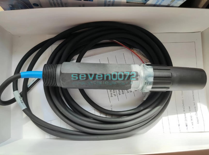 One New HACH PC1R1A PH Electrode
