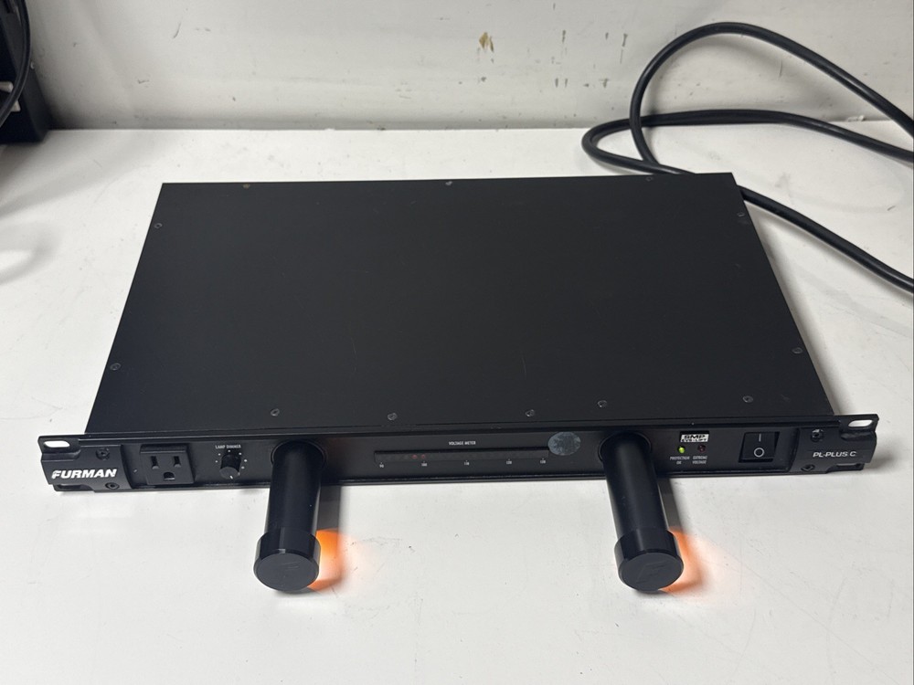 Furman PL-PLUSC Power Conditioner with Lights Voltmeter