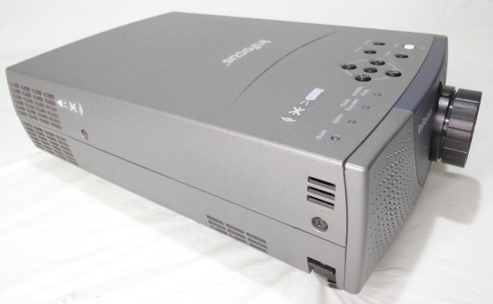 InFocus LP260 SVGA Digital Multimedia Projector WORKING
