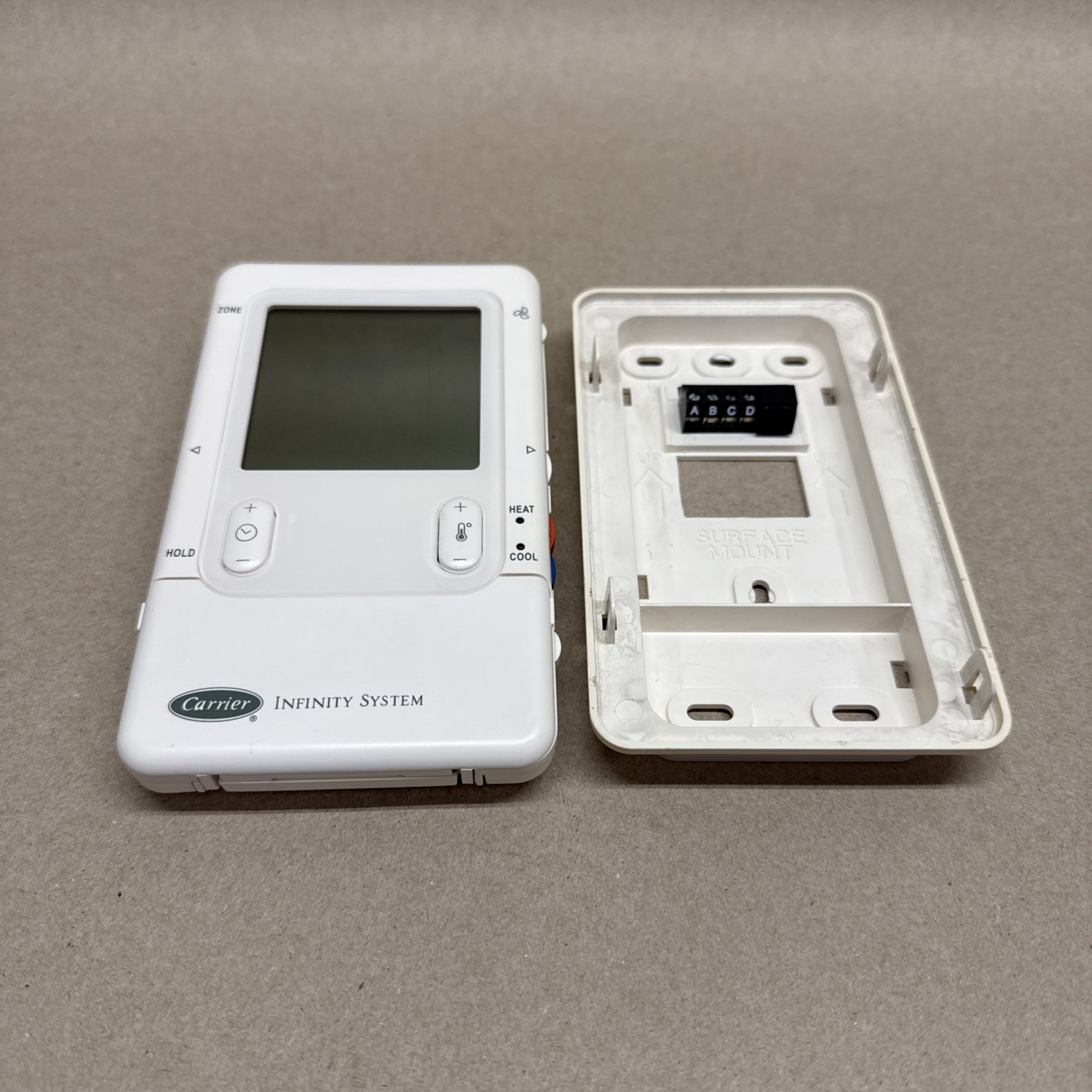 Carrier  Infinity  SYSTXCCUIZ01-B Programmable Zone Digital Thermostat T96