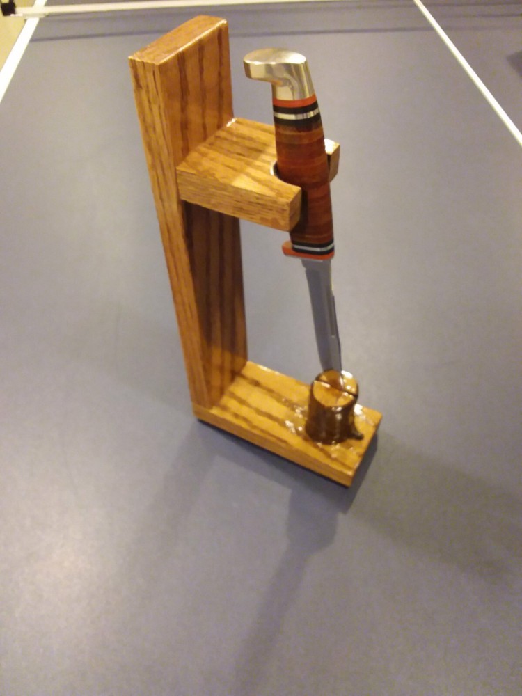 knife Display Stand. (VERTICAL)
