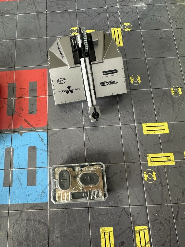 HEXBUG BattleBots Arena Bite Force & Blacksmith Arena Game Board Working Remote