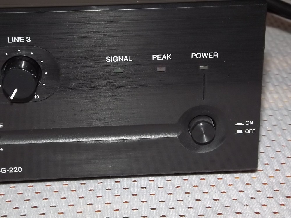 TOA BG-220 Mixer Amplifier