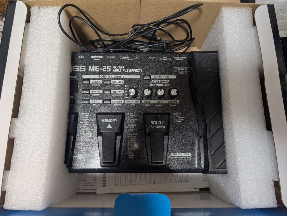 BOSS ME-25 Multi-Effects Pedal with Box