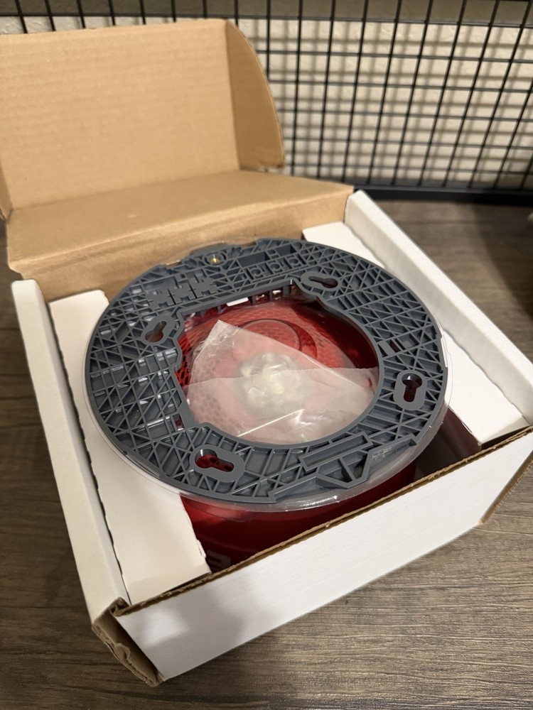 SYSTEM SENSOR SPSCRLED CEILING MOUNT SPEAKER STROBE RED FIRE BRAND NEW