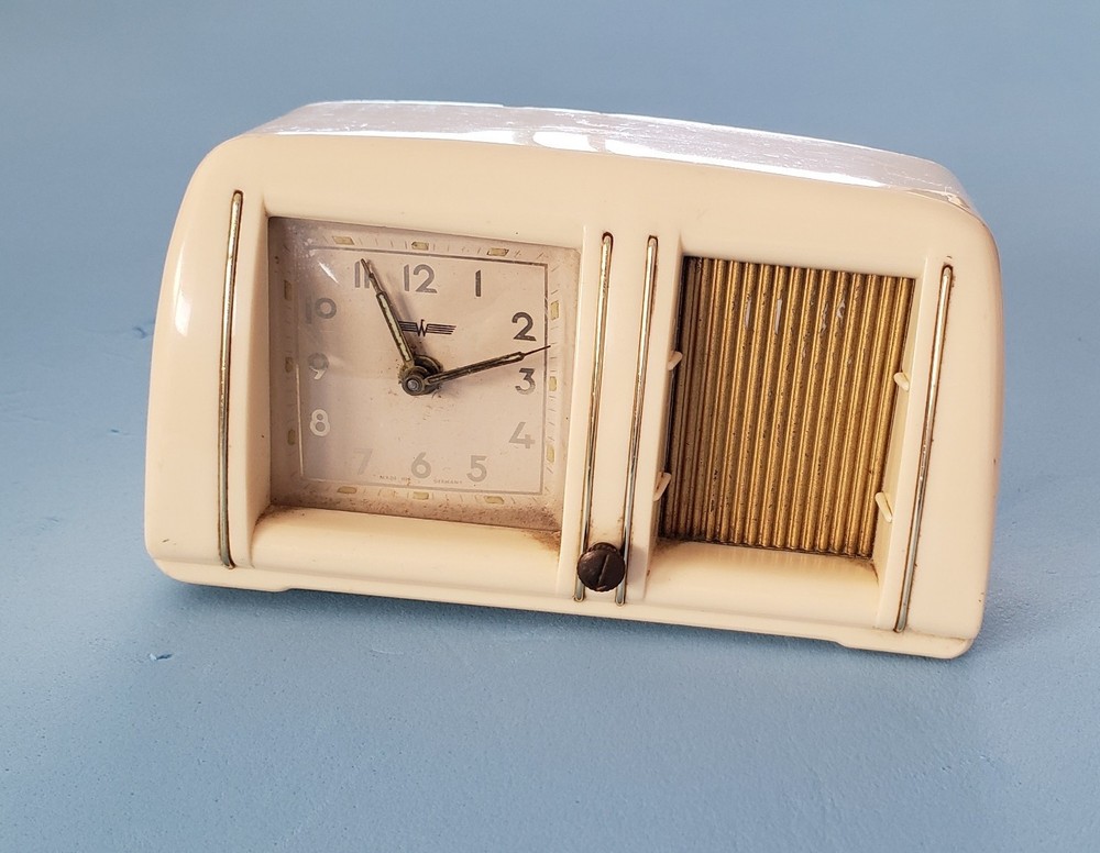 MUSICAL CLOCK
