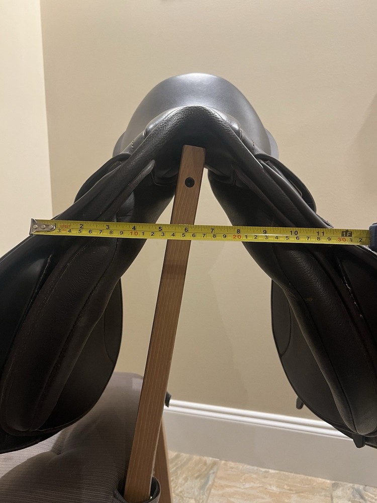 Thorowgood T8 all purpose 18” saddle