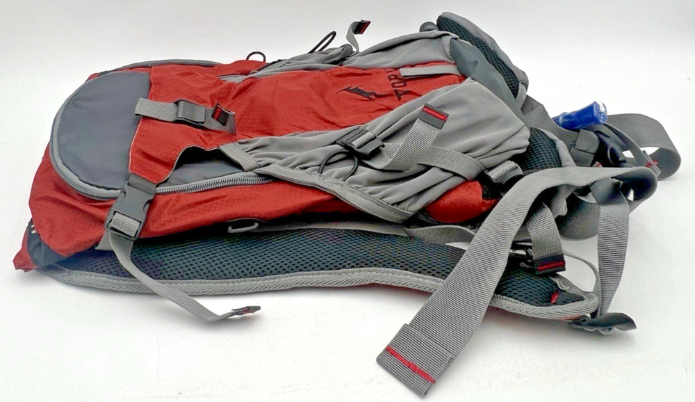 TOPI RIO HYDRATION PACK BACKPACK HIKING, CAMPING, ETC WITH BLADDER