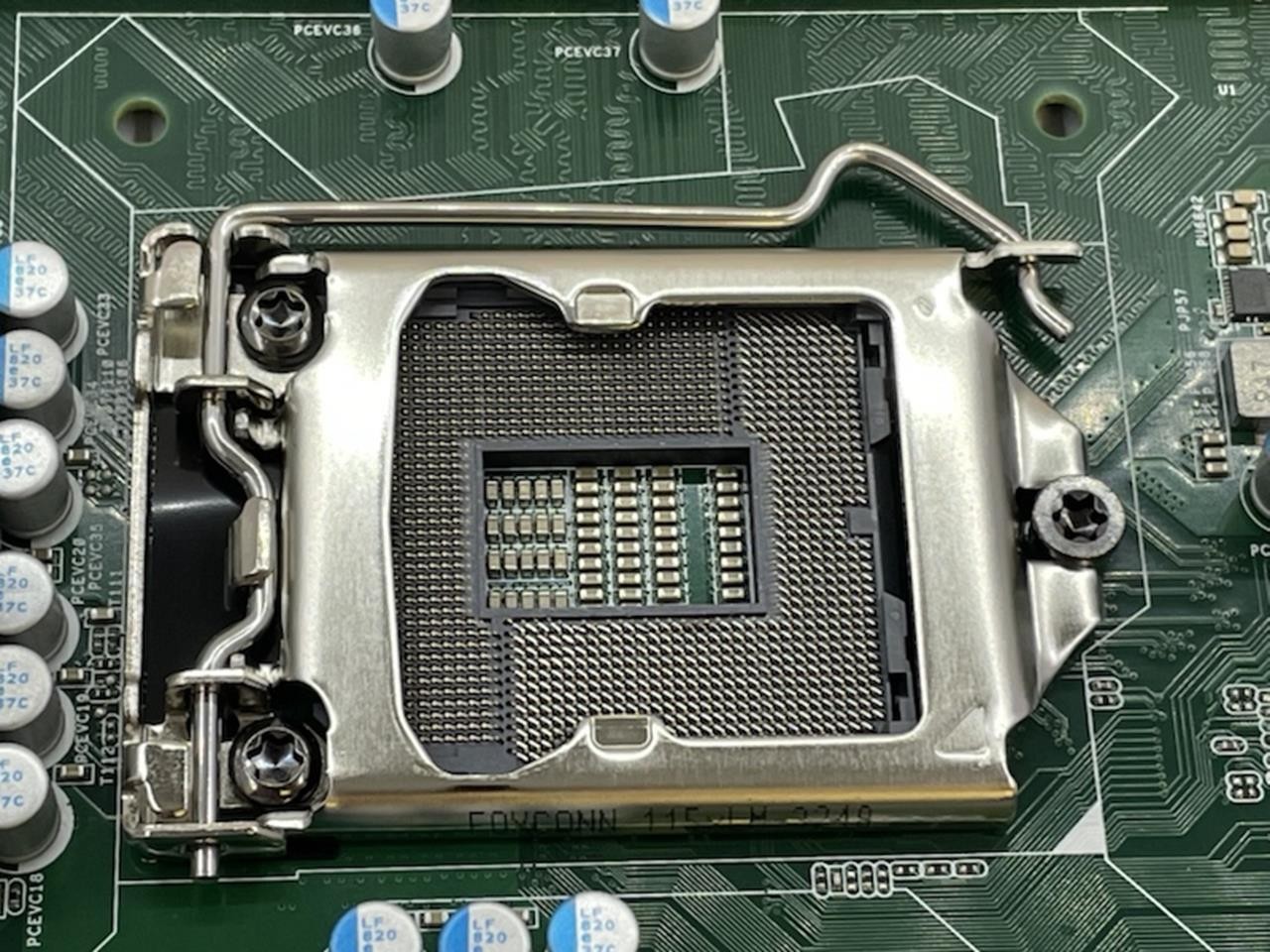 ASROCK Motherboard C246 WS | No CPU