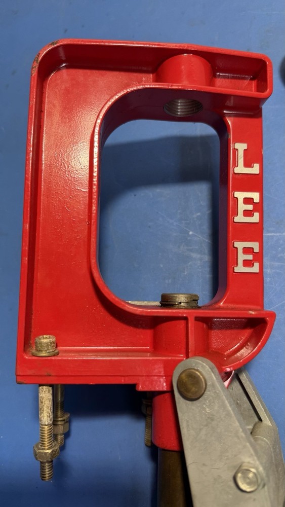 Lee Precision Single Stage Challenger Breech Lock Reloading Hand Press90588 Read