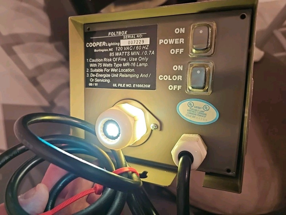 Cooper FOLTBOX fiber Optic. Power Source