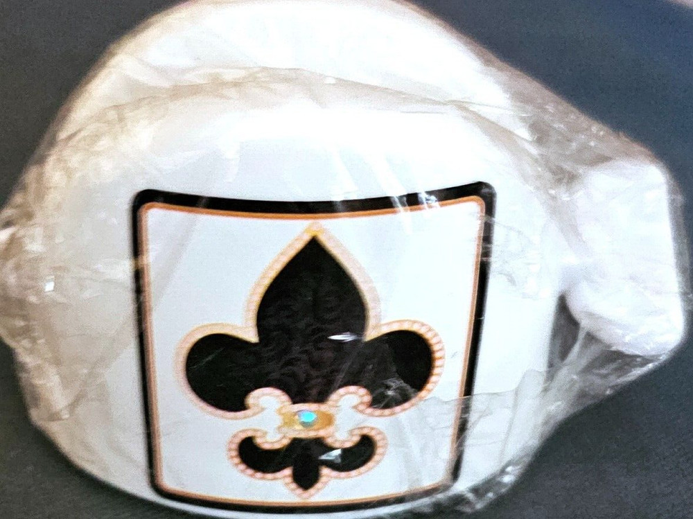 Toothpaste Squeeze Dispenser Fleur de Lis