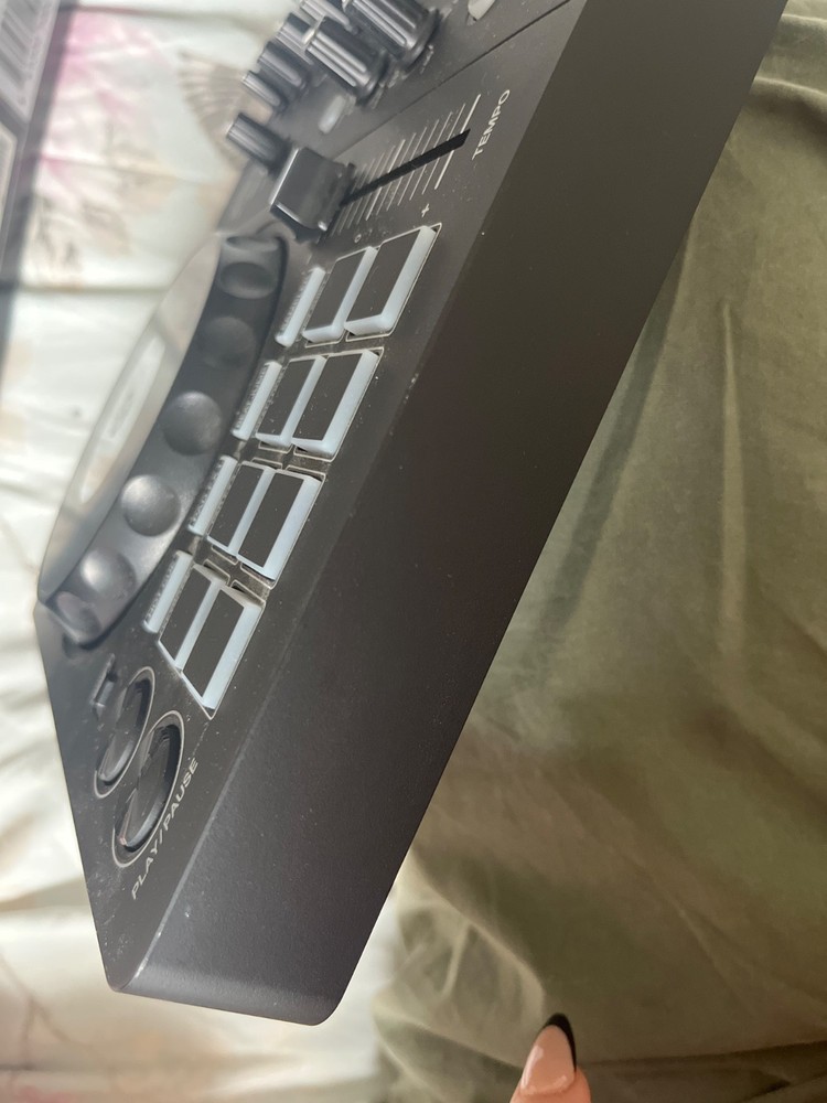 Pioneer DJ DDJ-FLX4 2-Channel DJ Controller - Black